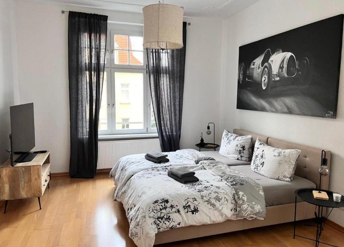 Feine Apartments In Der Suedstadt Von Erfurt Mit Kostenlosen Stellplatz & Flasche Wein Zur Begruessung Eksteriør bilde